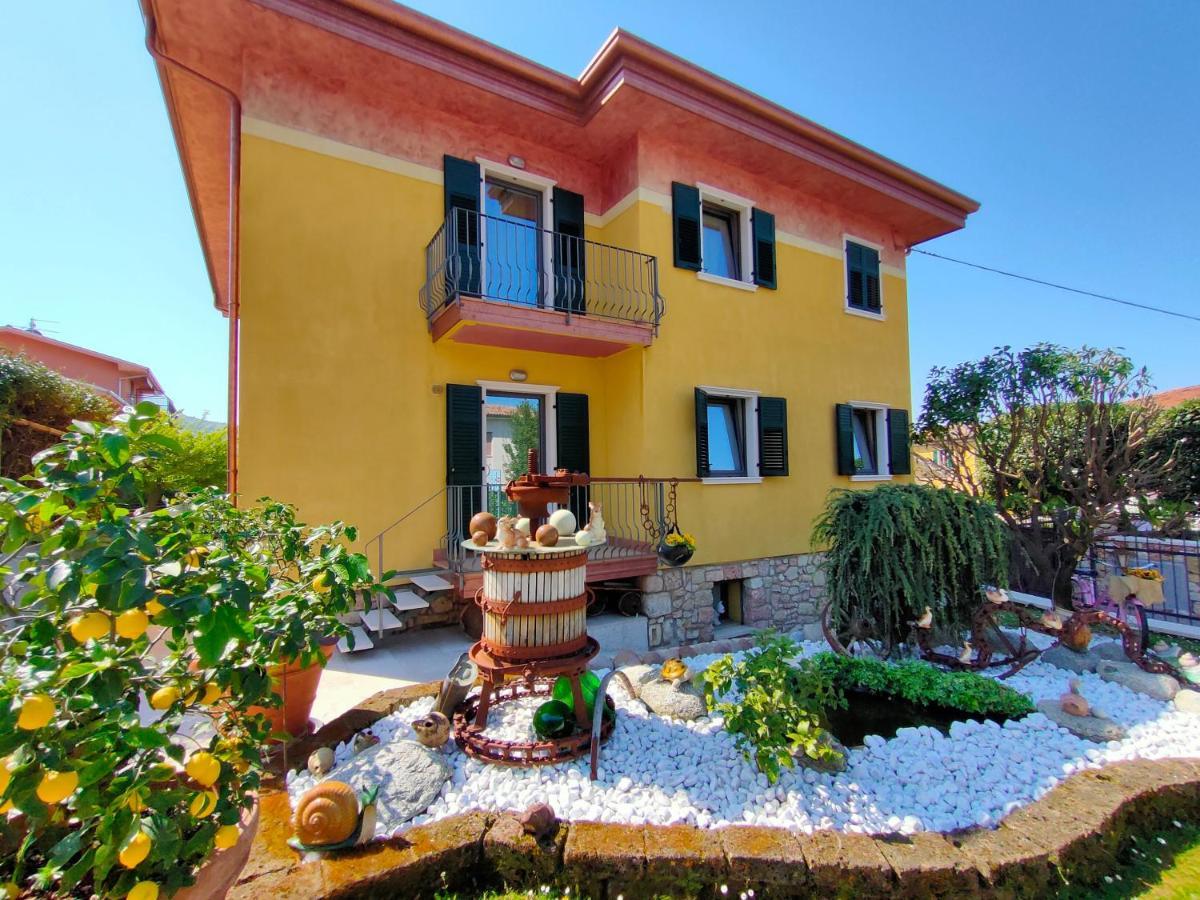 Garda Dreams Apartment Torri Del Benaco Ngoại thất bức ảnh