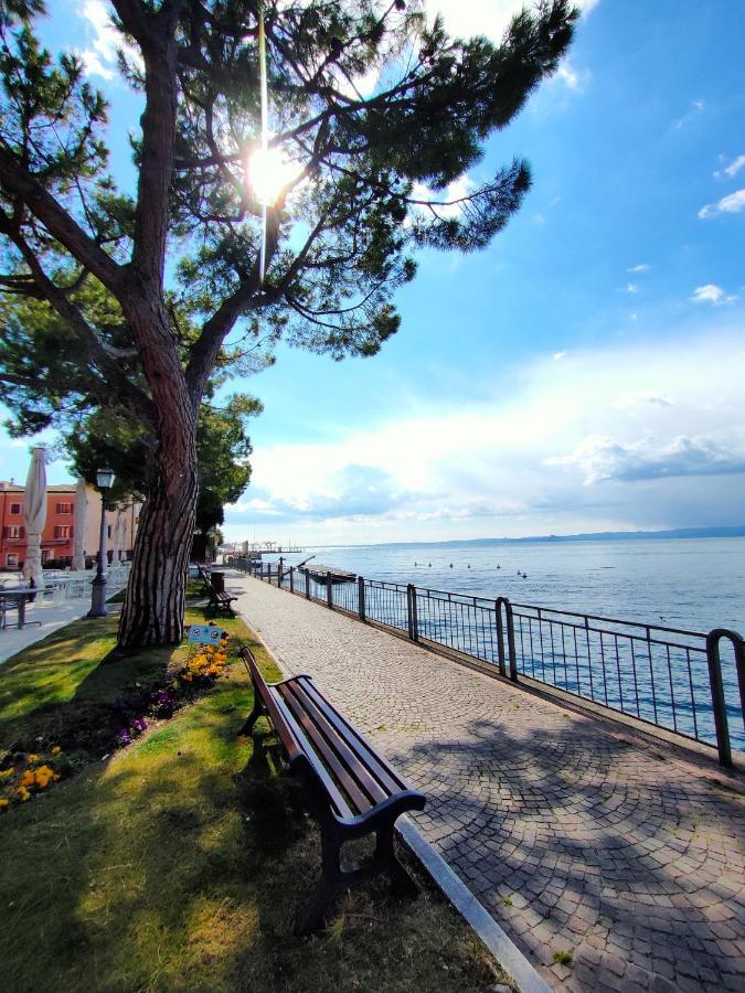 Garda Dreams Apartment Torri Del Benaco Ngoại thất bức ảnh