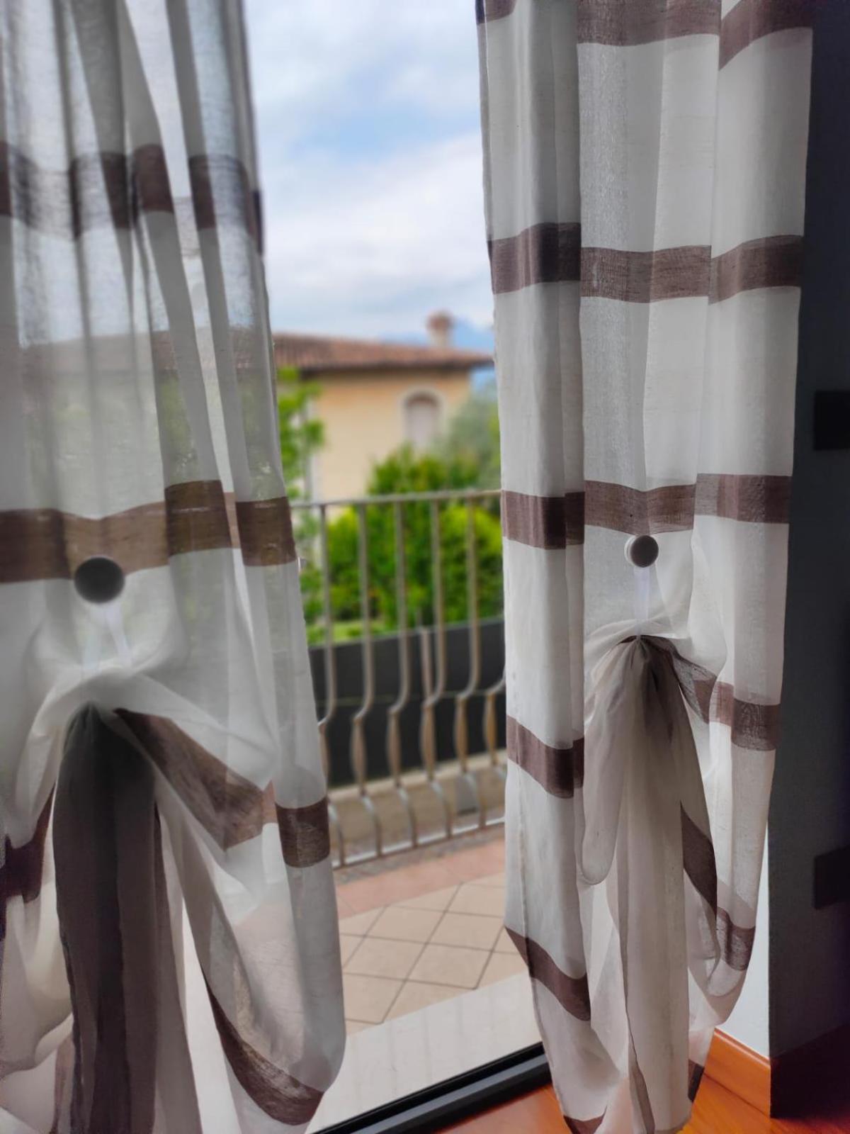Garda Dreams Apartment Torri Del Benaco Ngoại thất bức ảnh