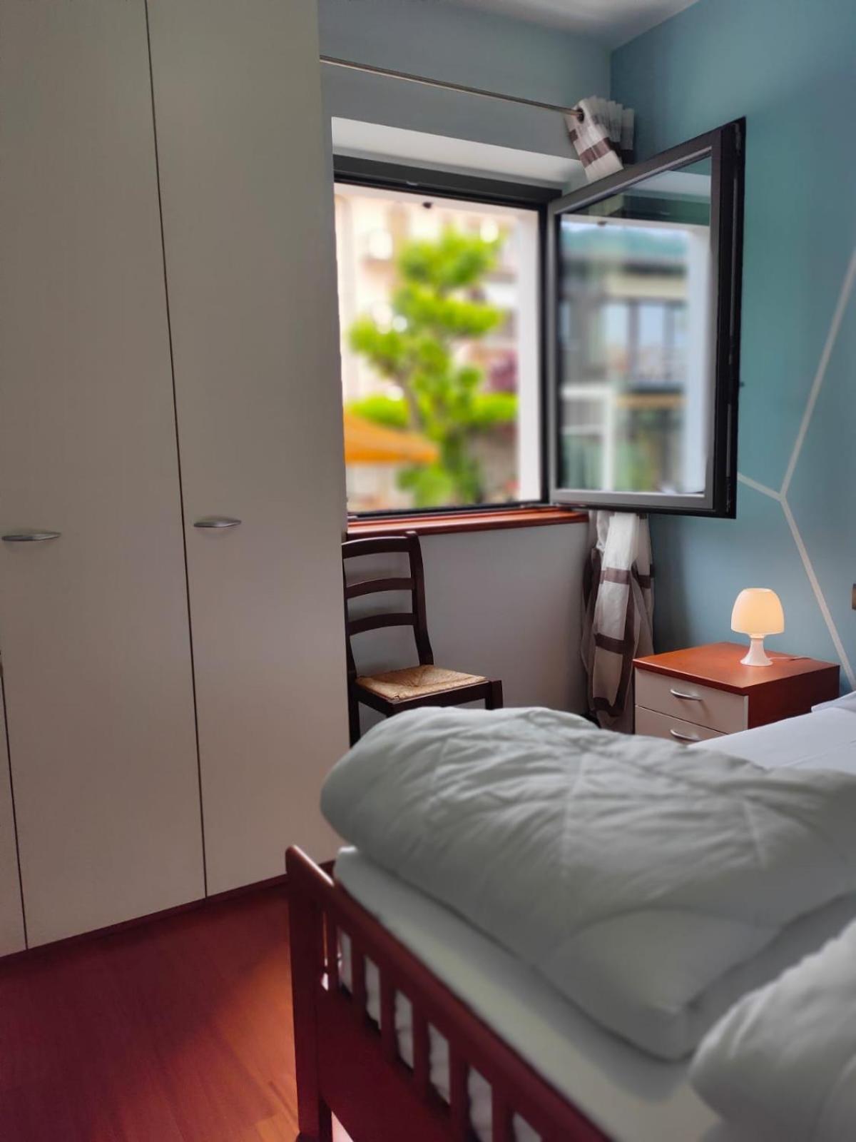 Garda Dreams Apartment Torri Del Benaco Ngoại thất bức ảnh