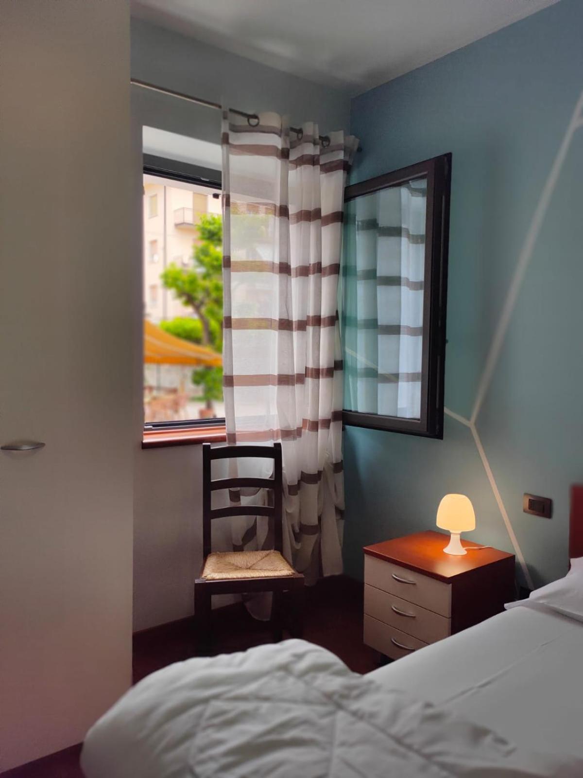 Garda Dreams Apartment Torri Del Benaco Ngoại thất bức ảnh