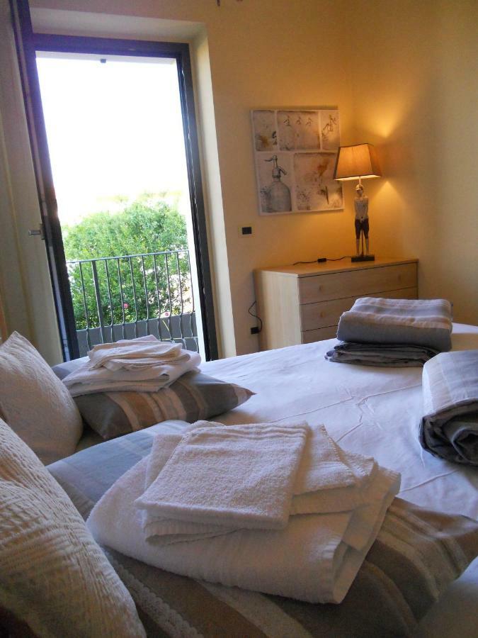 Garda Dreams Apartment Torri Del Benaco Ngoại thất bức ảnh